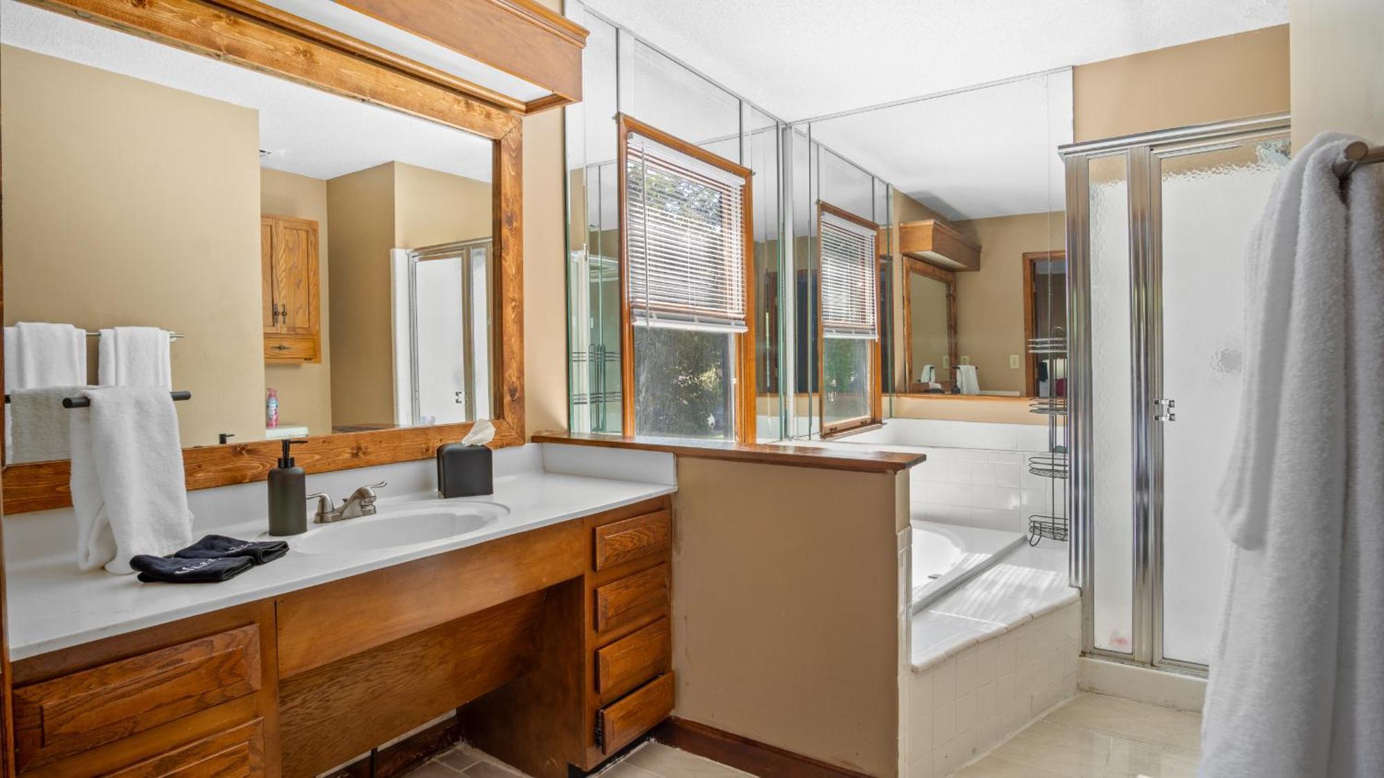 4bd Contemporary With Bbq, Game Hébergement de vacances Charlotte