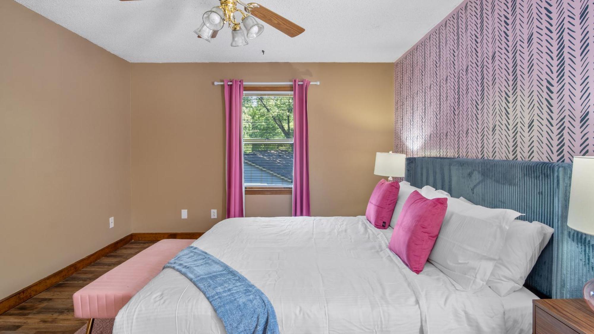 4bd Contemporary With Bbq, Game *