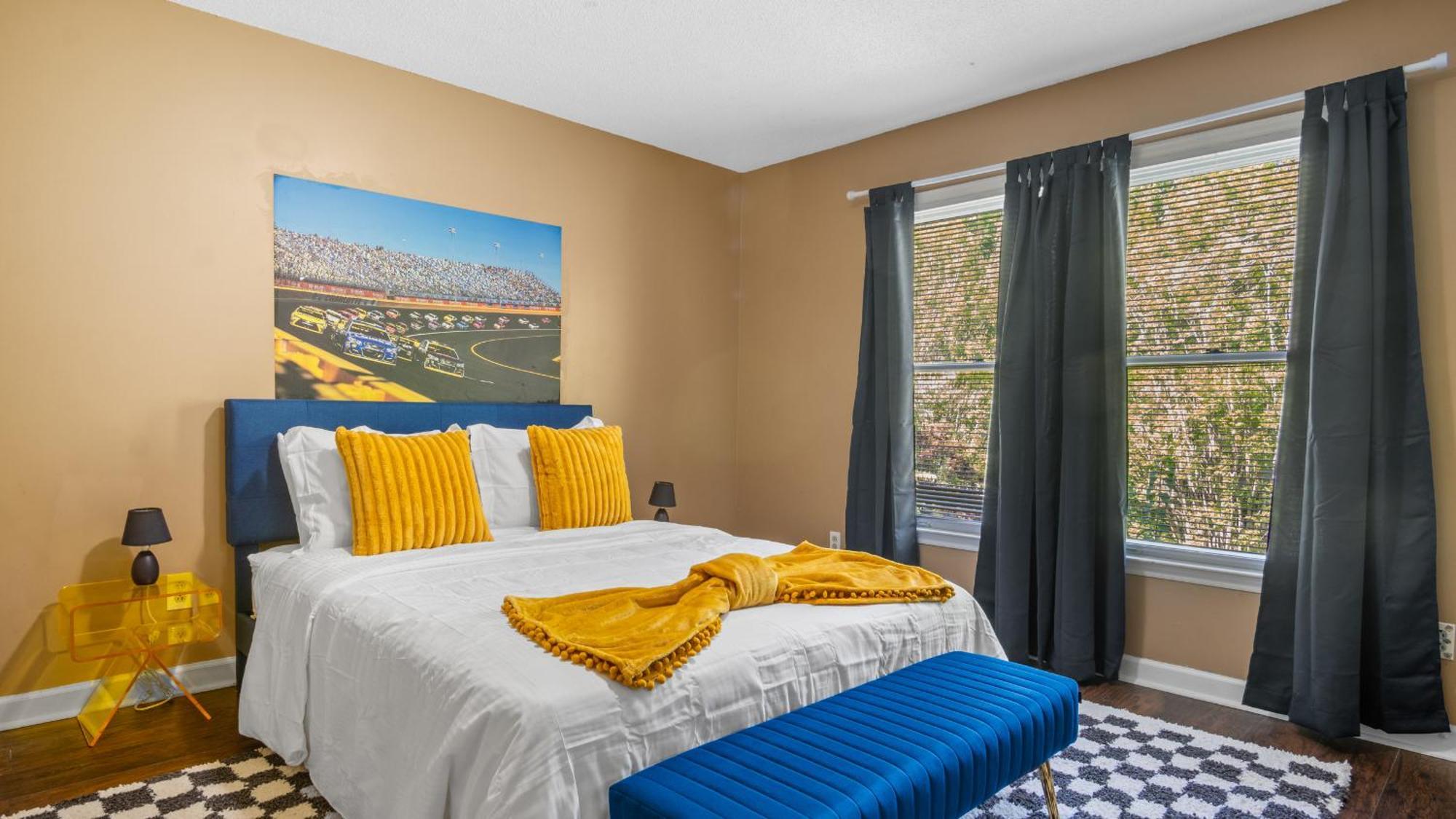 4bd Contemporary With Bbq, Game