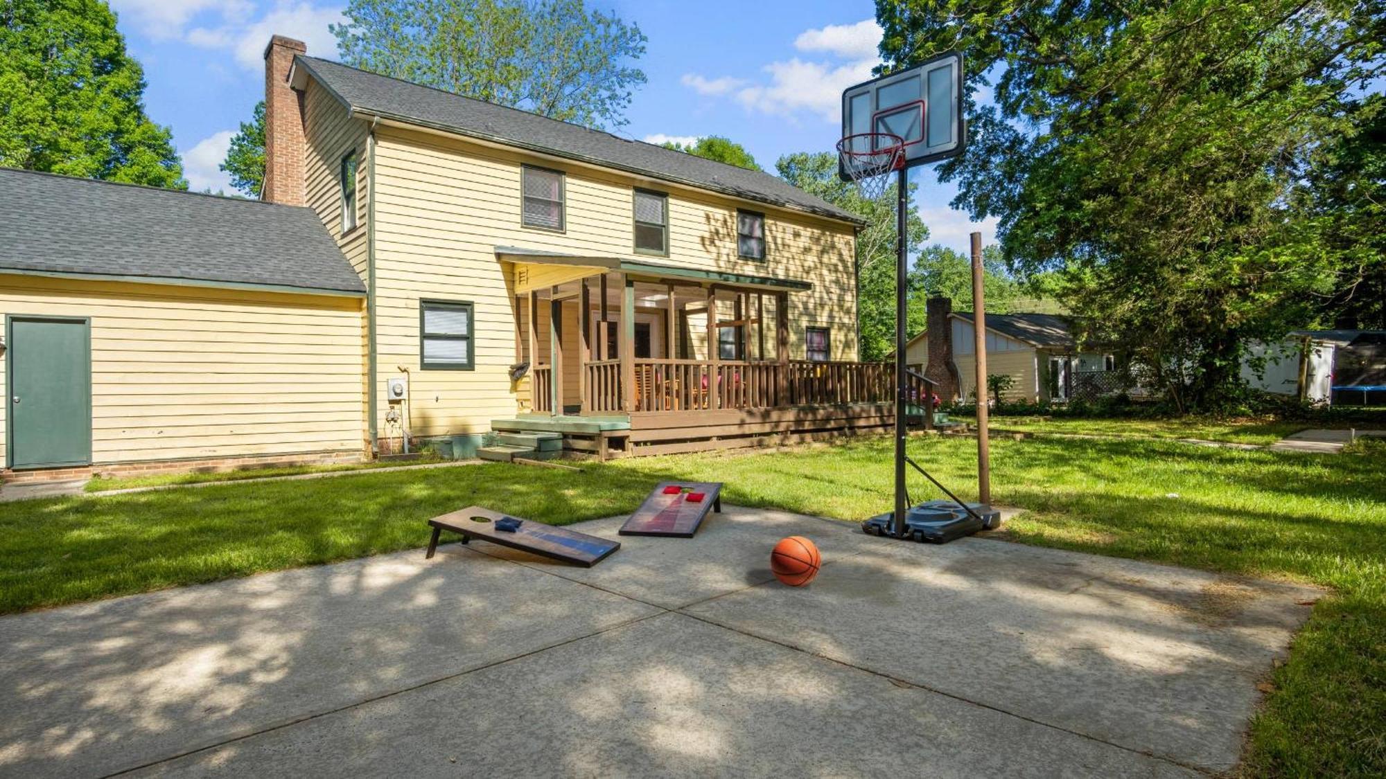 Holiday home 4bd Contemporary With Bbq, Game *